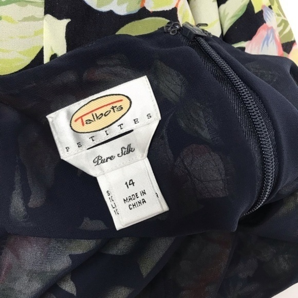 Talbots black florals knee length pure silk skirt size 14
Black / multi colors - Picture 6 of 6